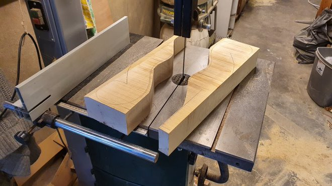 Lingsma electric upright bass - Bansawing maple block for headstock